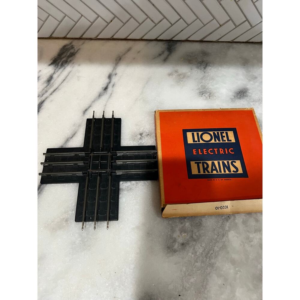 Vintage Lionel 1020 O Gauge 90 Degree Track Crossing w Original Box